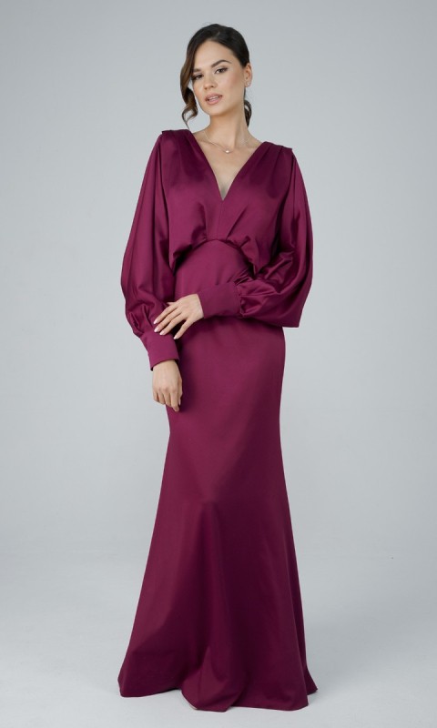 Atłasowa suknia w kolorze fioletowym