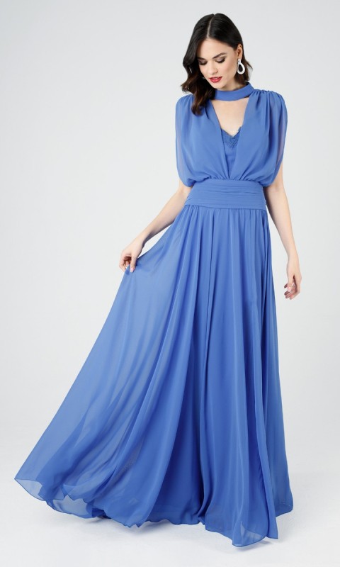Zwiewna niebieska sukienka maxi